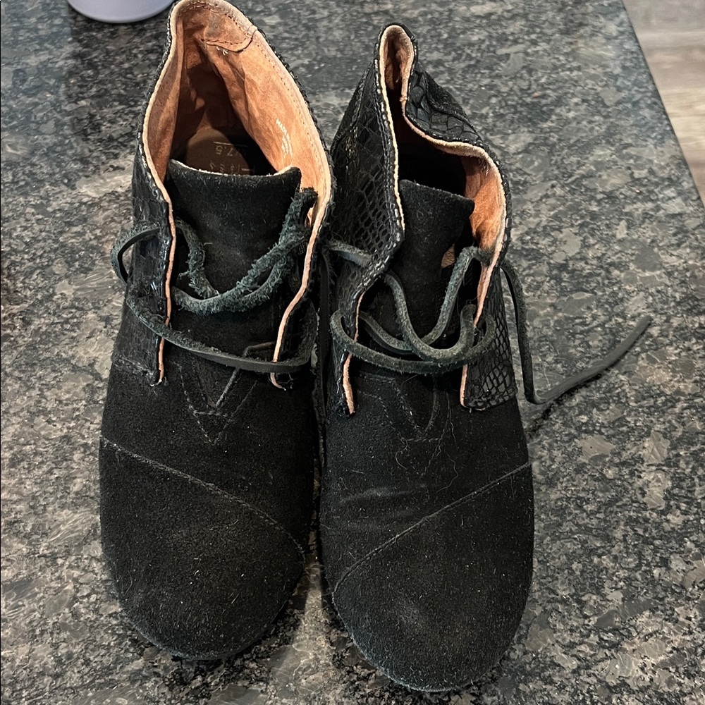 Toms Black Textured Ankle Boots
